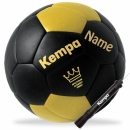 Kempa Handball Spectrum Synergy Primo schwarz/gold mit Aufdruck Name Größe 1 + Kempa Ballpumpe